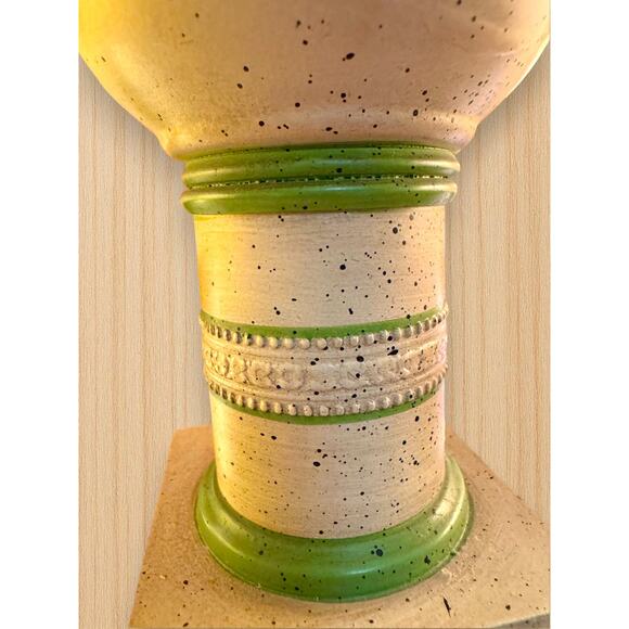 Vintage Aladdin Style Alacite Lamp with Green Trim and Speckled Shade Electric - Picture 6 of 13